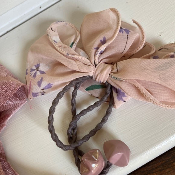 Anthropologie  Pink Bow Bundle - Picture 4 of 5